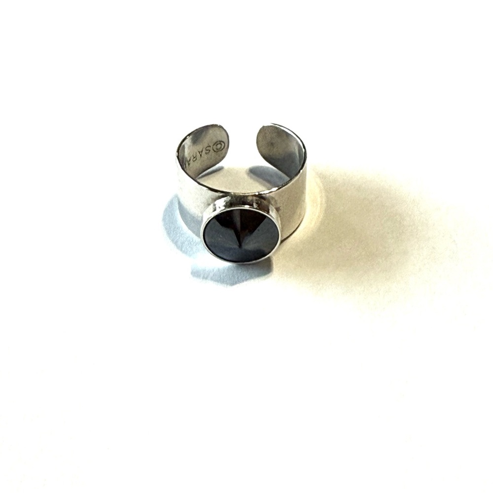 Vintage Sarah Coventry Silver Tone Ring with Dark Grey/Black Stone
